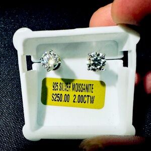 New -925 Sterling Silver Moissanite 2CTW Earrings